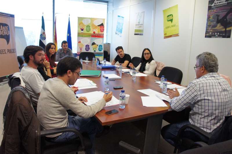 IJEX - Instituto de la Juventud - Medidas para avanzar en la formación ...